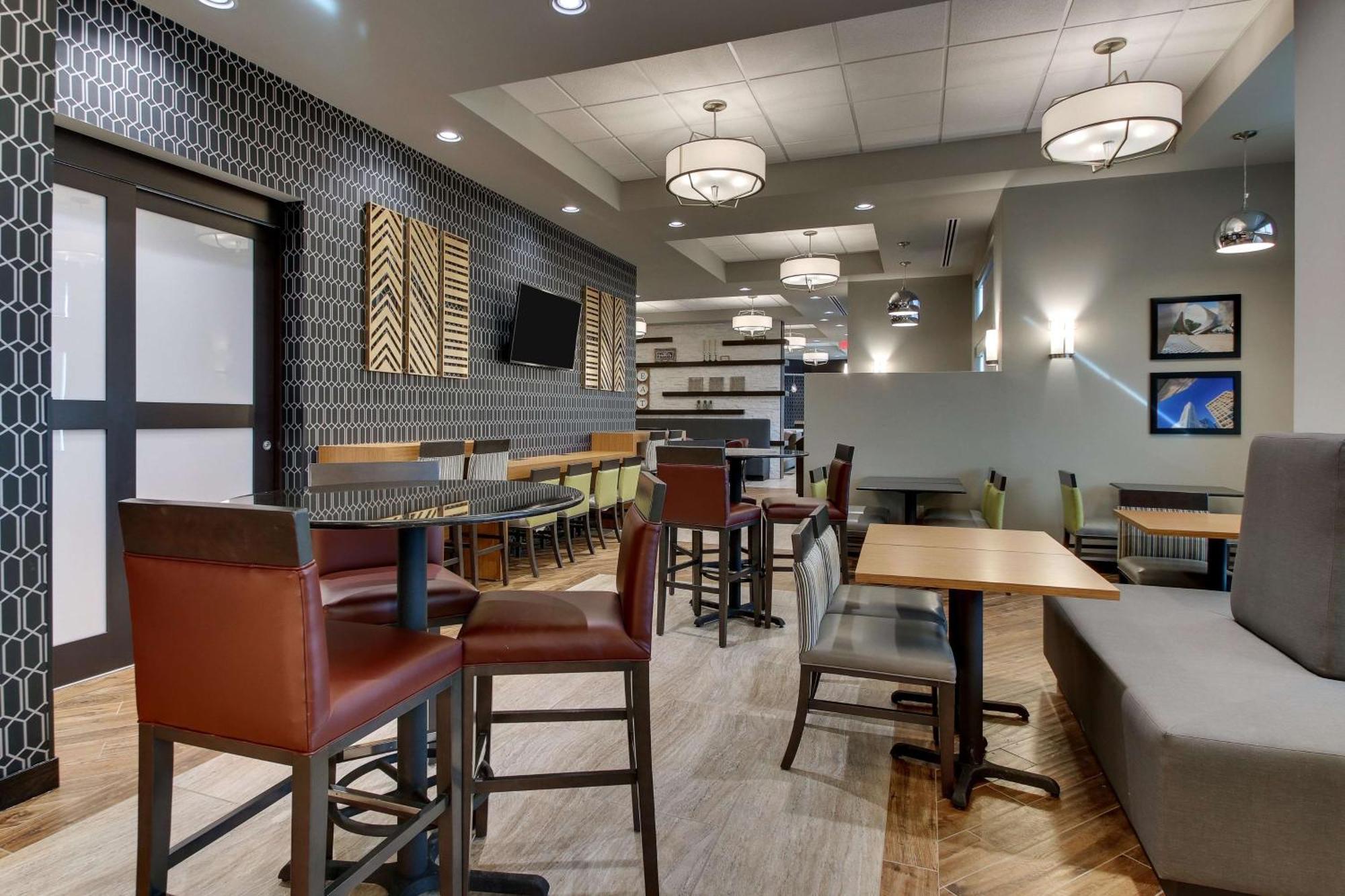 Drury Inn & Suites Cleveland 비치우드 외부 사진