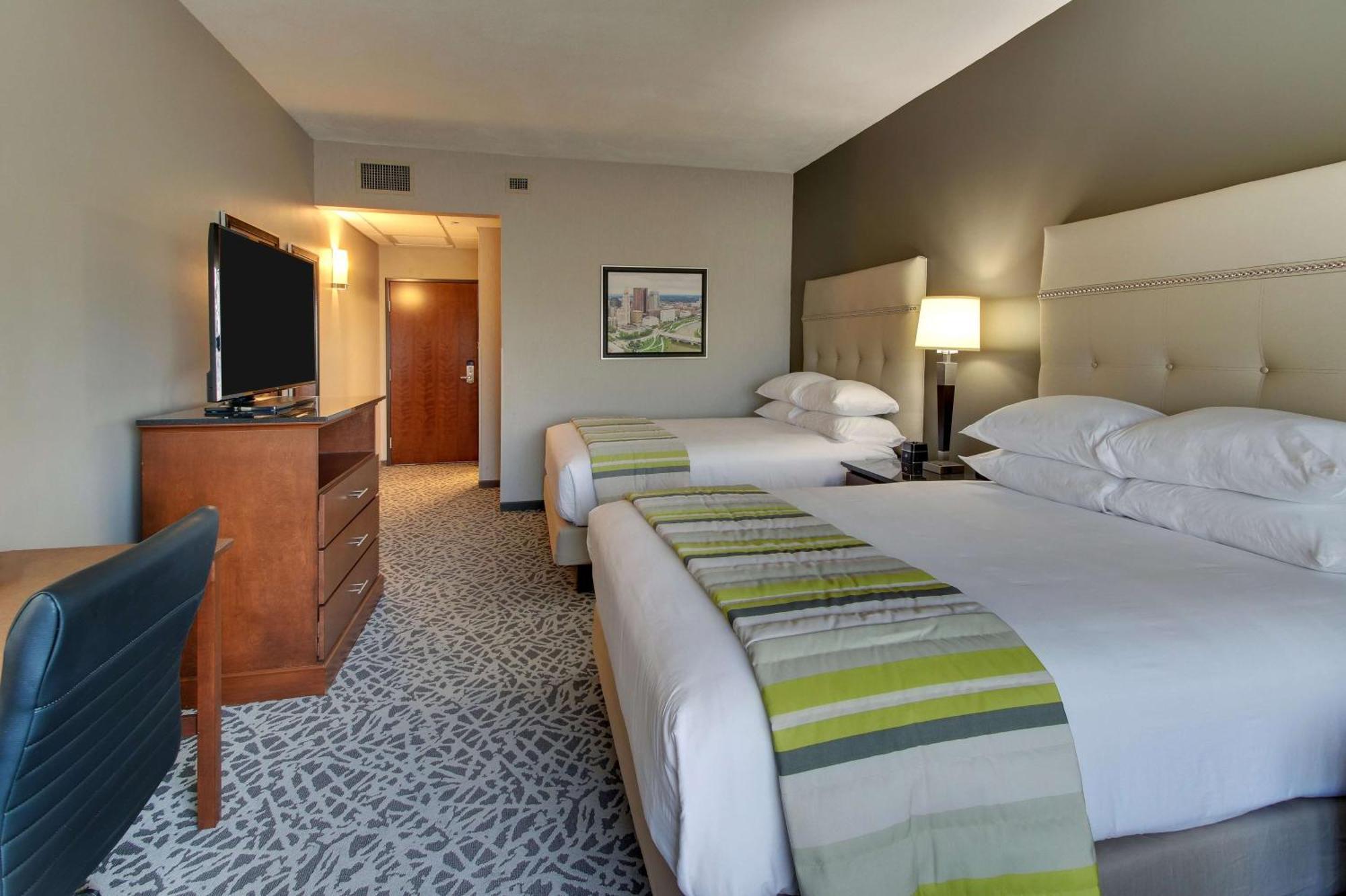 Drury Inn & Suites Cleveland 비치우드 외부 사진