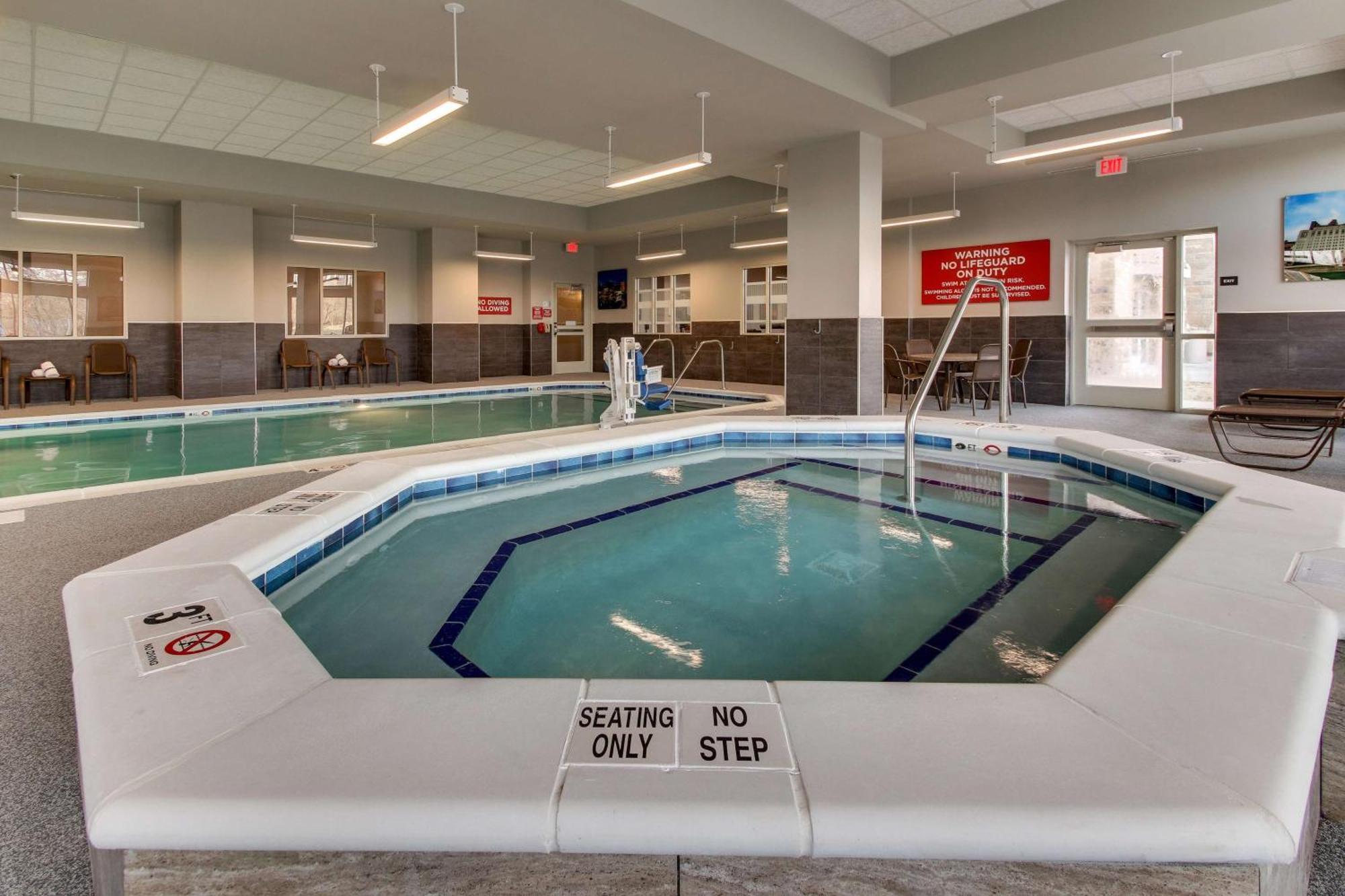 Drury Inn & Suites Cleveland 비치우드 외부 사진