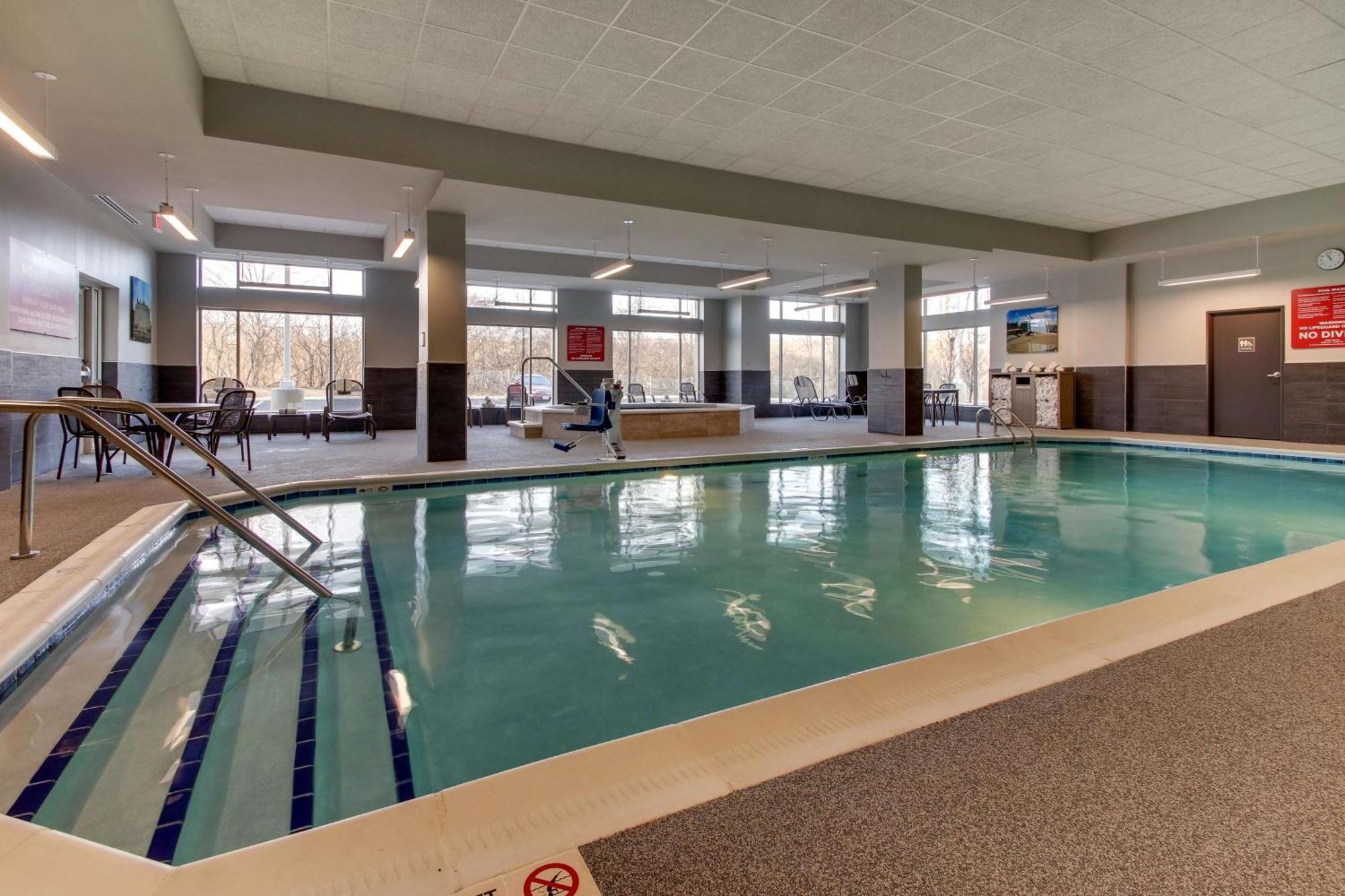 Drury Inn & Suites Cleveland 비치우드 외부 사진