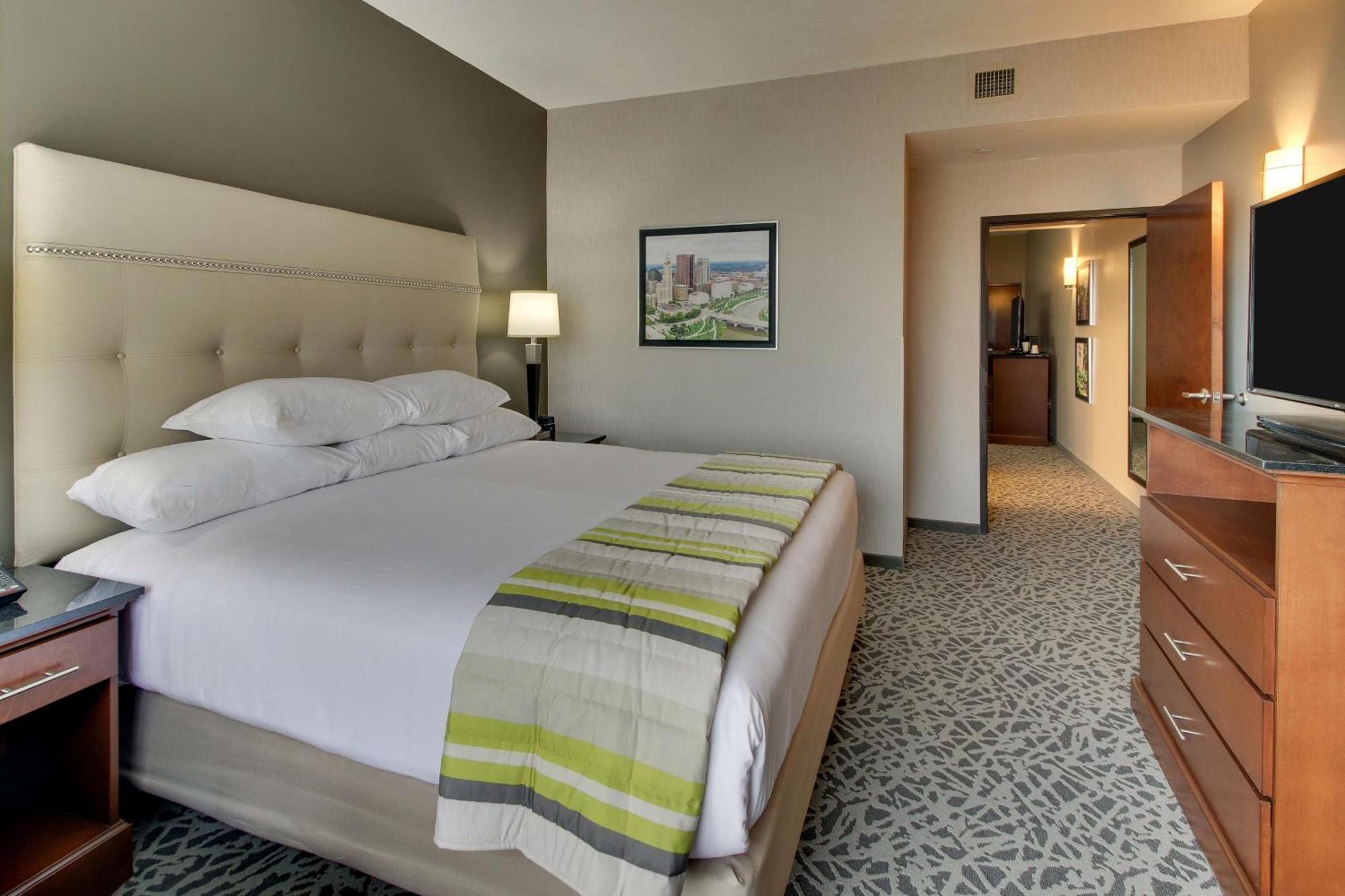 Drury Inn & Suites Cleveland 비치우드 외부 사진
