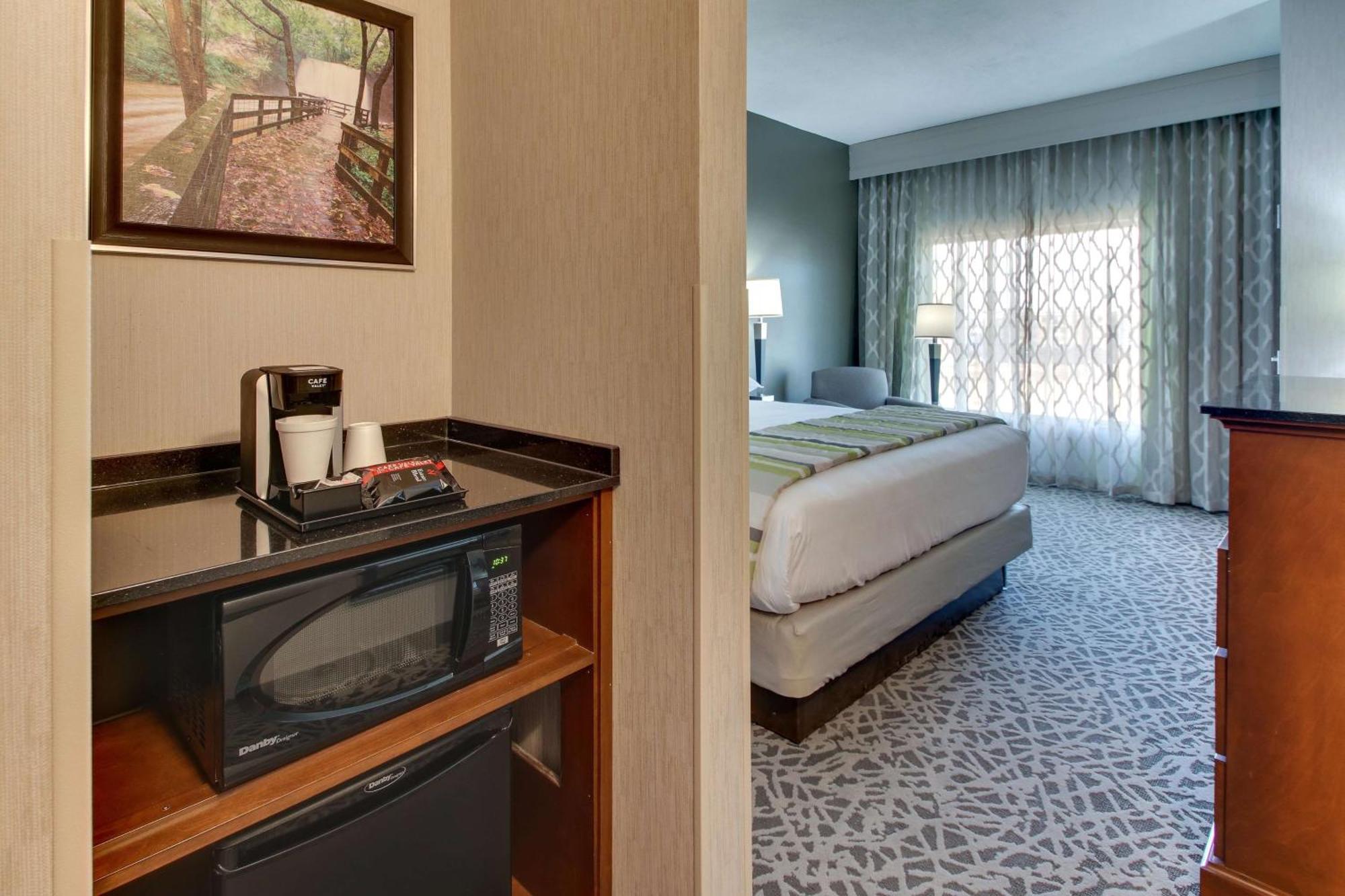 Drury Inn & Suites Cleveland 비치우드 외부 사진