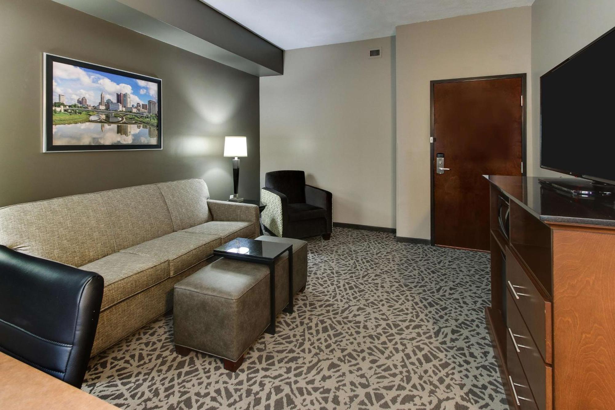 Drury Inn & Suites Cleveland 비치우드 외부 사진