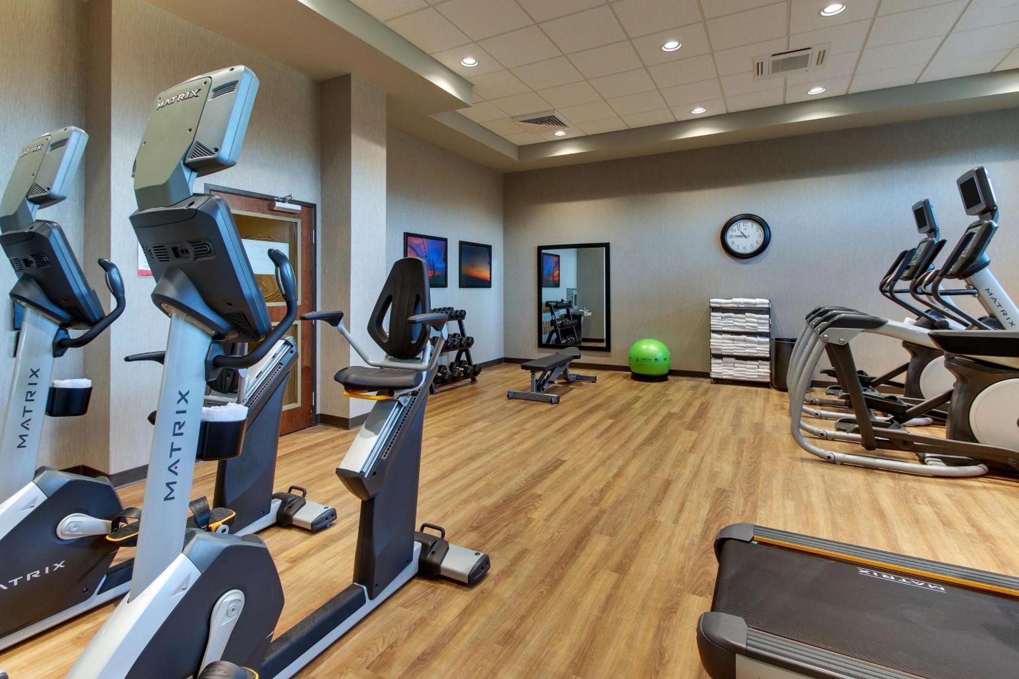 Drury Inn & Suites Cleveland 비치우드 외부 사진