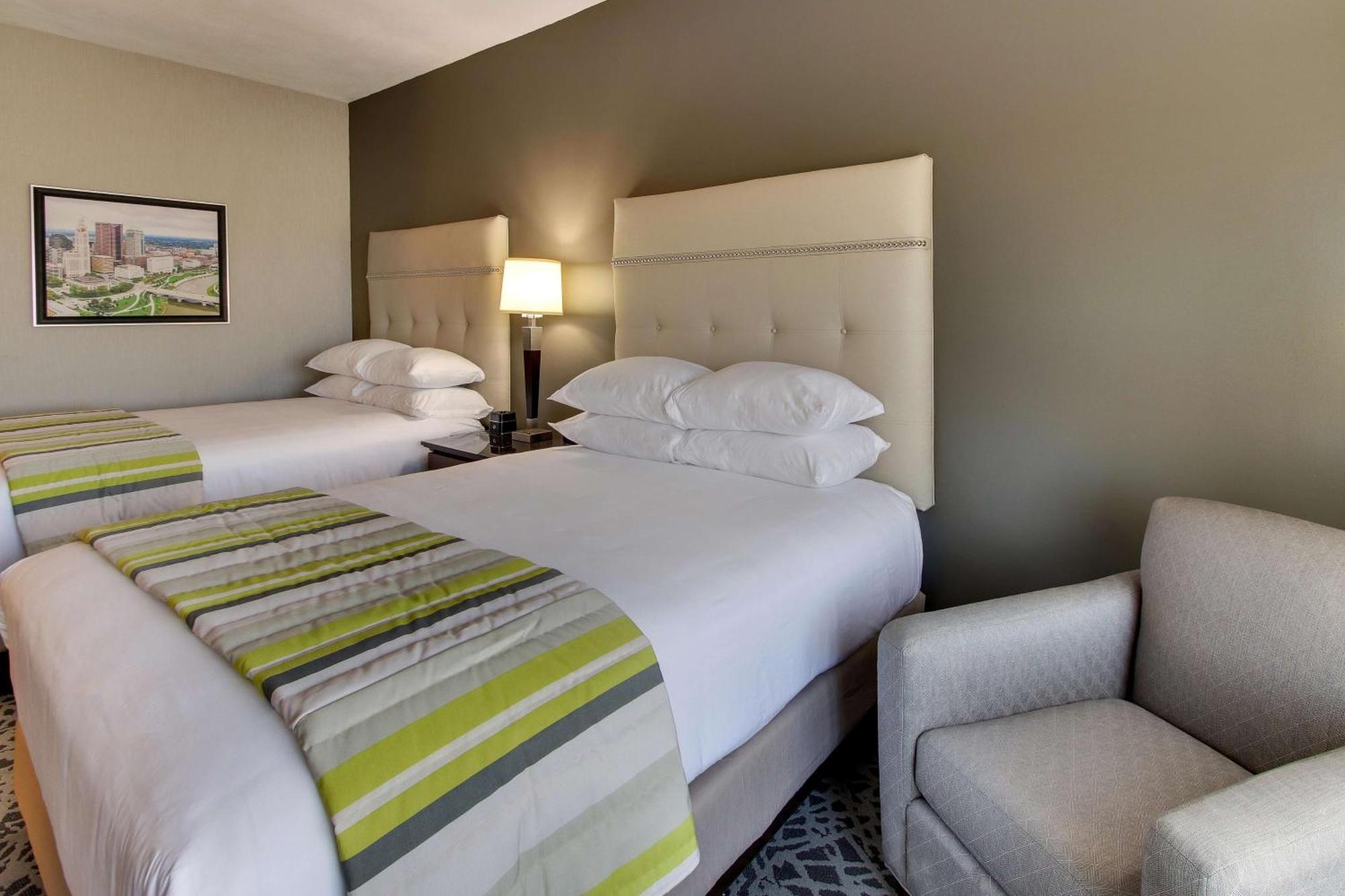 Drury Inn & Suites Cleveland 비치우드 외부 사진