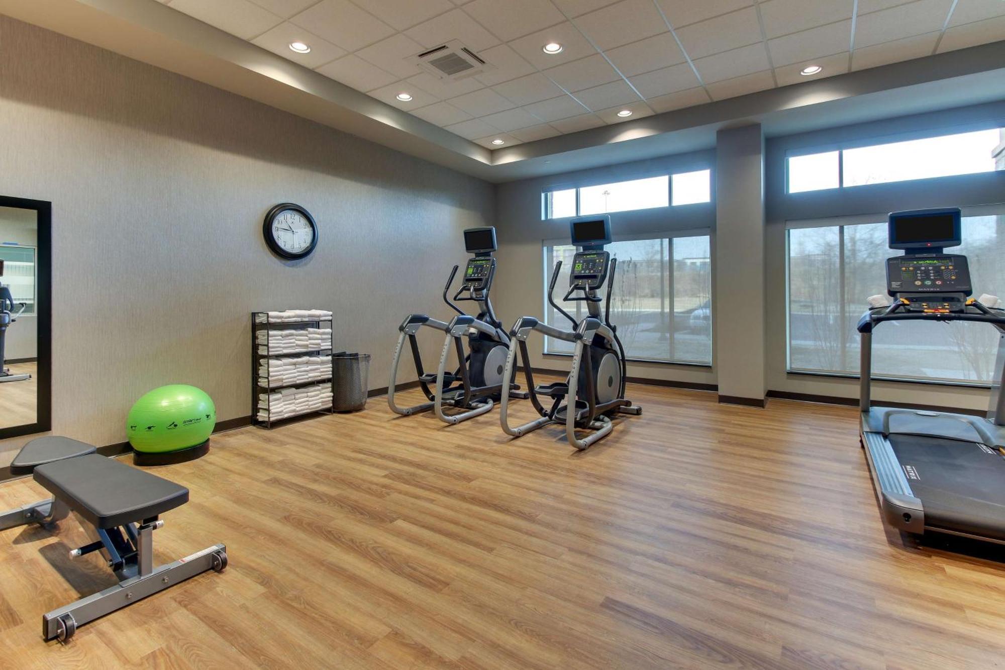 Drury Inn & Suites Cleveland 비치우드 외부 사진
